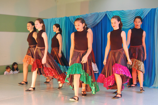 Muito ritmo e sintonia nas aulas de Street Dance e Jazz
