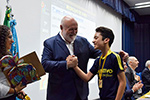 Medalhas Shigueo Watanabe e César Lattes: alunos do Objetivo conquistam melhores notas na OPF​