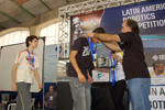 Alunos do Colégio Objetivo, com o robô Hipérion, representarão o Brasil na RoboCup 2011, na Turquia