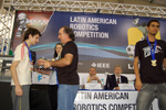 Alunos do Colégio Objetivo, com o robô Hipérion, representarão o Brasil na RoboCup 2011, na Turquia
