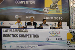 Alunos do Colégio Objetivo, com o robô Hipérion, representarão o Brasil na RoboCup 2011, na Turquia