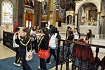Nas ruas de SP,  alunos conhecem as culturas que influenciaram o mundo medieval