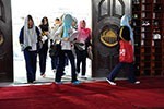 Nas ruas de SP,  alunos conhecem as culturas que influenciaram o mundo medieval