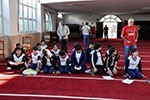 Nas ruas de SP,  alunos conhecem as culturas que influenciaram o mundo medieval