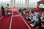 Nas ruas de SP,  alunos conhecem as culturas que influenciaram o mundo medieval