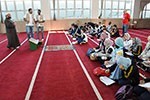 Nas ruas de SP,  alunos conhecem as culturas que influenciaram o mundo medieval