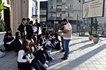 Nas ruas de SP,  alunos conhecem as culturas que influenciaram o mundo medieval