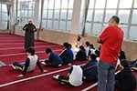 Nas ruas de SP,  alunos conhecem as culturas que influenciaram o mundo medieval
