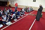 Nas ruas de SP,  alunos conhecem as culturas que influenciaram o mundo medieval