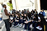 Nas ruas de SP,  alunos conhecem as culturas que influenciaram o mundo medieval