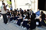 Nas ruas de SP,  alunos conhecem as culturas que influenciaram o mundo medieval