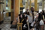 Nas ruas de SP,  alunos conhecem as culturas que influenciaram o mundo medieval