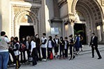 Nas ruas de SP,  alunos conhecem as culturas que influenciaram o mundo medieval