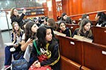Nas ruas de SP,  alunos conhecem as culturas que influenciaram o mundo medieval