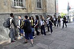Nas ruas de SP,  alunos conhecem as culturas que influenciaram o mundo medieval