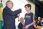 Olimpíada Paulista de Física: solenidade premia 40 alunos do Colégio Objetivo