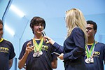 Cerimônia de premiação dos alunos do Objetivo medalhistas na OBA, na OBR e na OBI