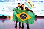 Na China, aluno do Colégio Objetivo conquista medalha de prata no IYPT, a “Copa do Mundo da Física”