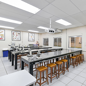 Unidade Granja Viana - Laboratório de Ciências