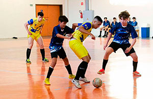 Futsal do Objetivo vence por 6 a 3 na estreia da Liga de Esportes Escolares — confira as fotos