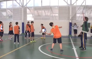 Educação Física: jogo Resgate trabalha os fundamentos do voleibol - 2019