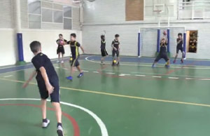 Prática de handebol: alunos participam de aulas específicas do Colégio Objetivo - 2019