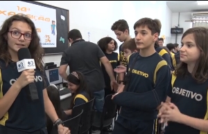 Exposição de games educativos: repórter Teleco entrevista alunos - 2019